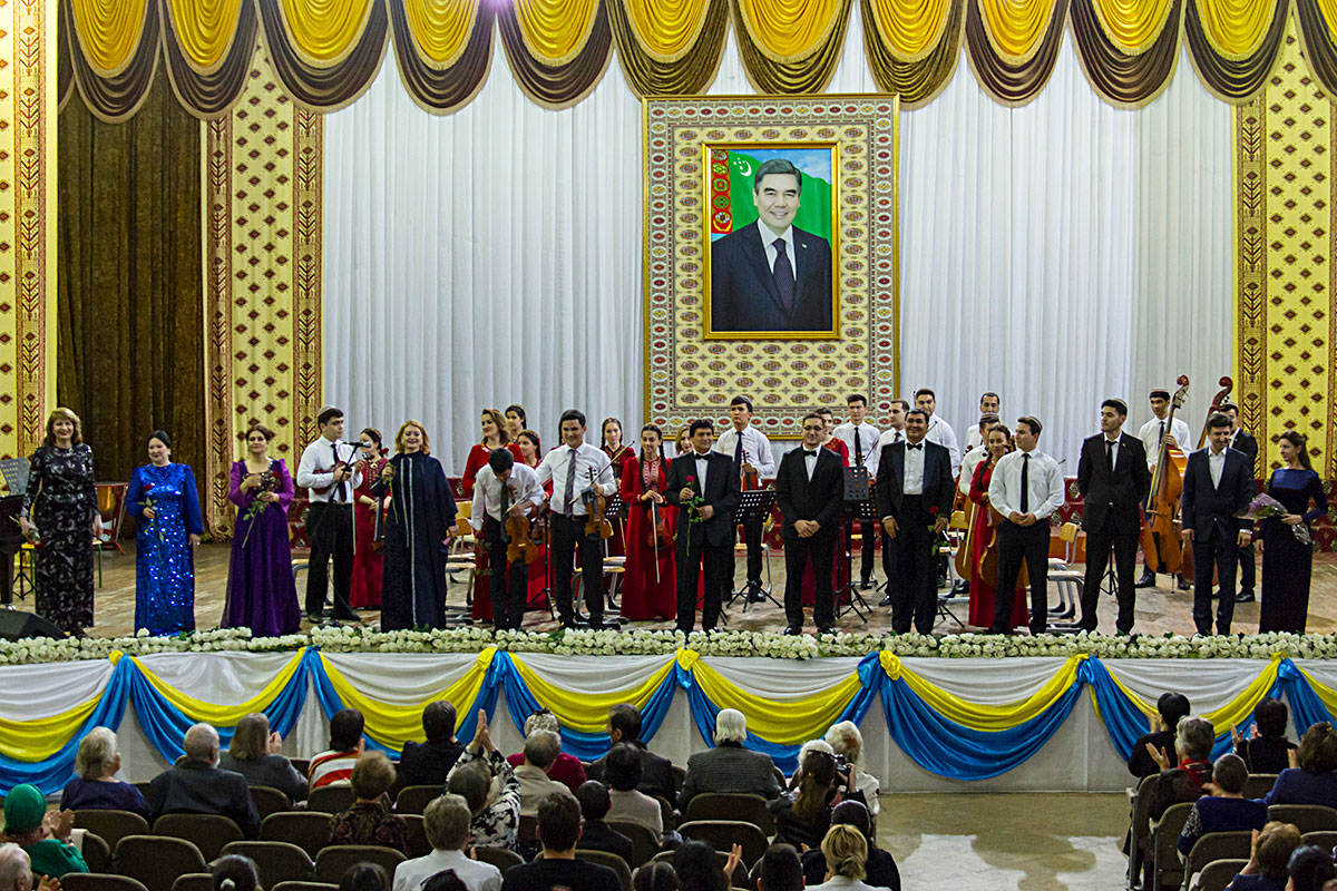 Konserwatorýanyň Uly zalynda saz barokkosy eýýamynyň ussatlarynyň eserleri ýerine ýetirildi