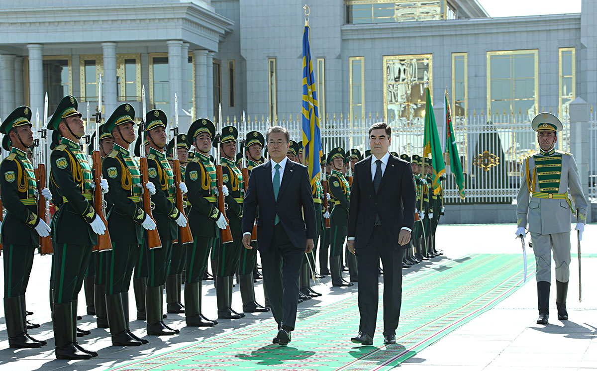 The official welcoming ceremony of President Moon Jae-in in Ashgabat 