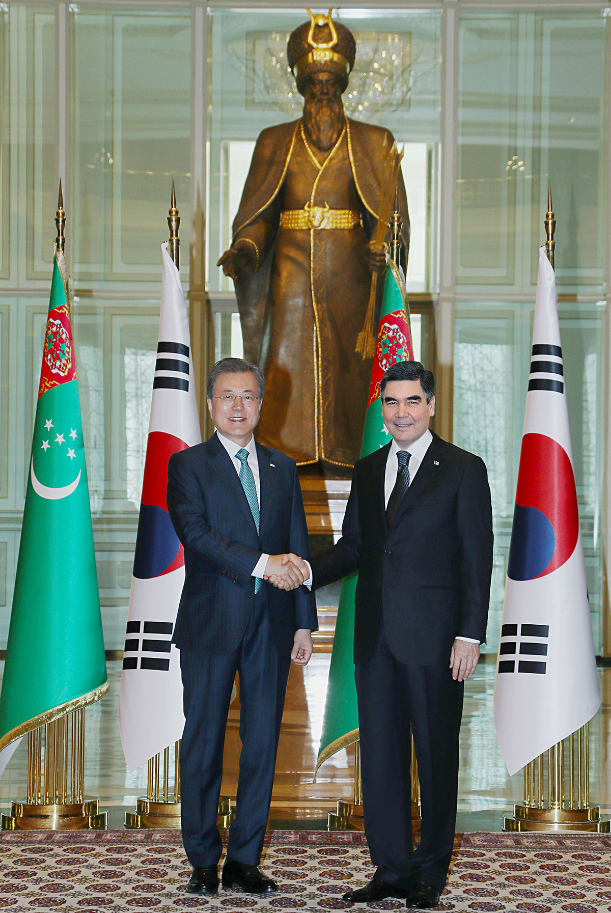 The official welcoming ceremony of President Moon Jae-in in Ashgabat 