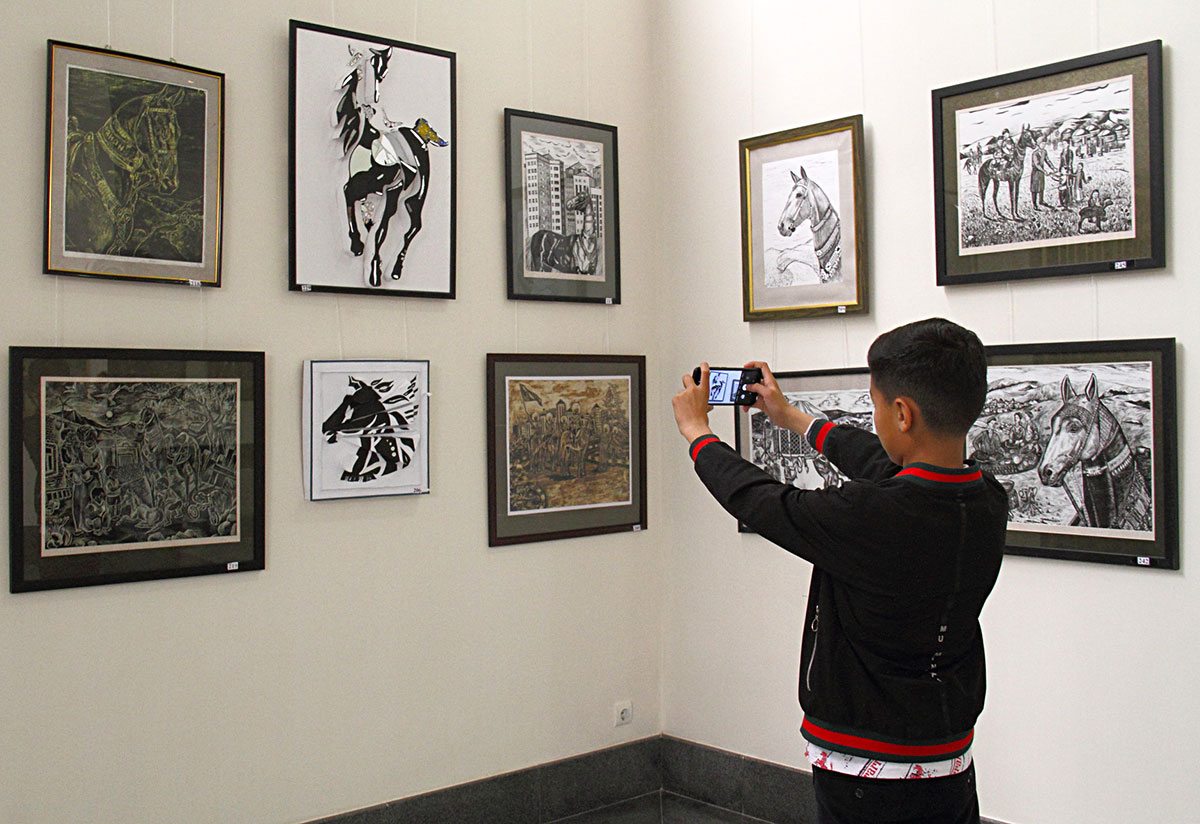 Exhibition of works dedicated to ahalteke horse is opened