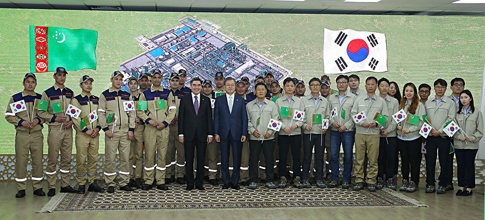 The Presidents of Turkmenistan and the Republic of Korea visit largest in the region polymeric plant 