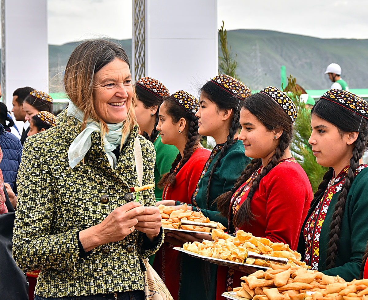 Türkmen bedewiniň şanyna:  baýramçylyk dabaralaryna badalga berildi