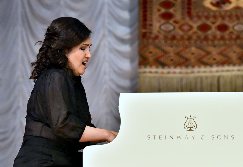 Celebrated Pianist Amangul Klychmuradova Gives Recital in Ashgabat