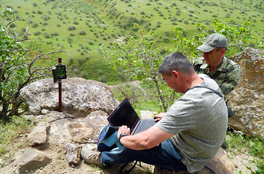 Joint expedition monitors the area of leopard habitat