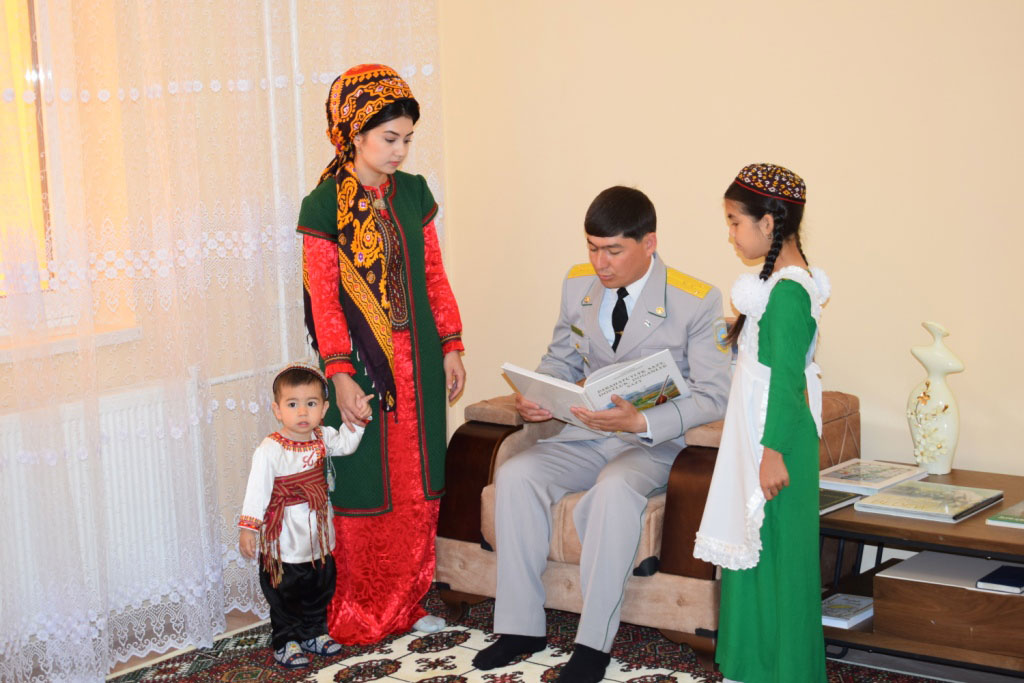 Families of the specialists of the Migration Service in Dashoguz celebrated house-warming party