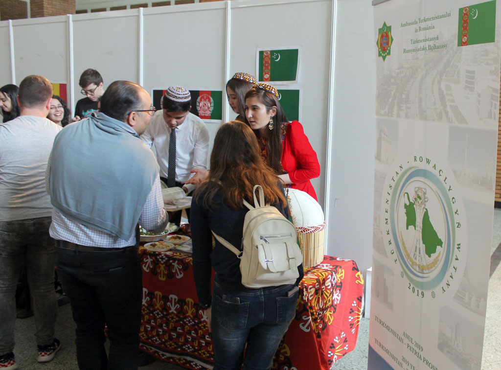 Turkmen students take part in International Day in Bucharest Polytechnic University