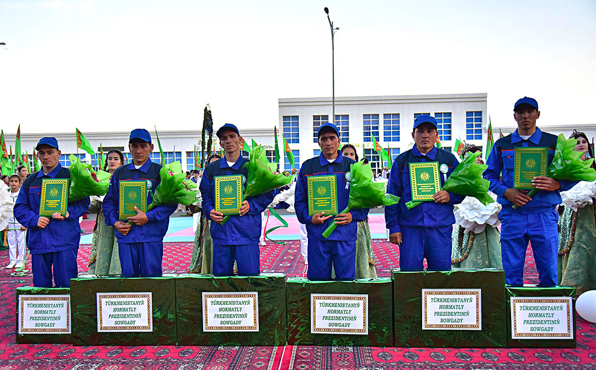 56 families celebrate new home warming parties in Turkmenabad