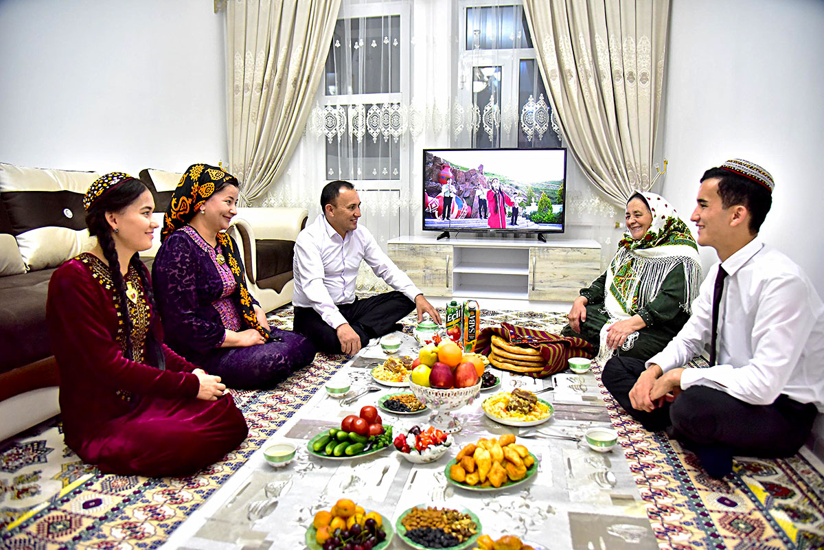 56 families celebrate new home warming parties in Turkmenabad