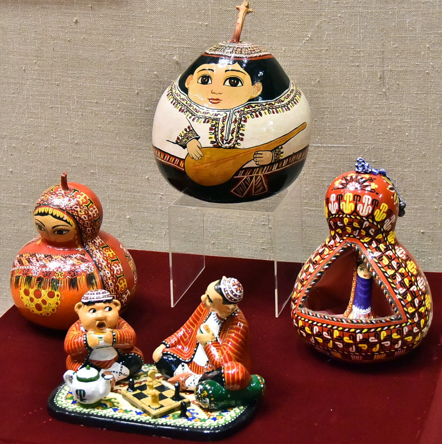 Государственный музей Туркменистана представил экспозицию, посвящённую детям 