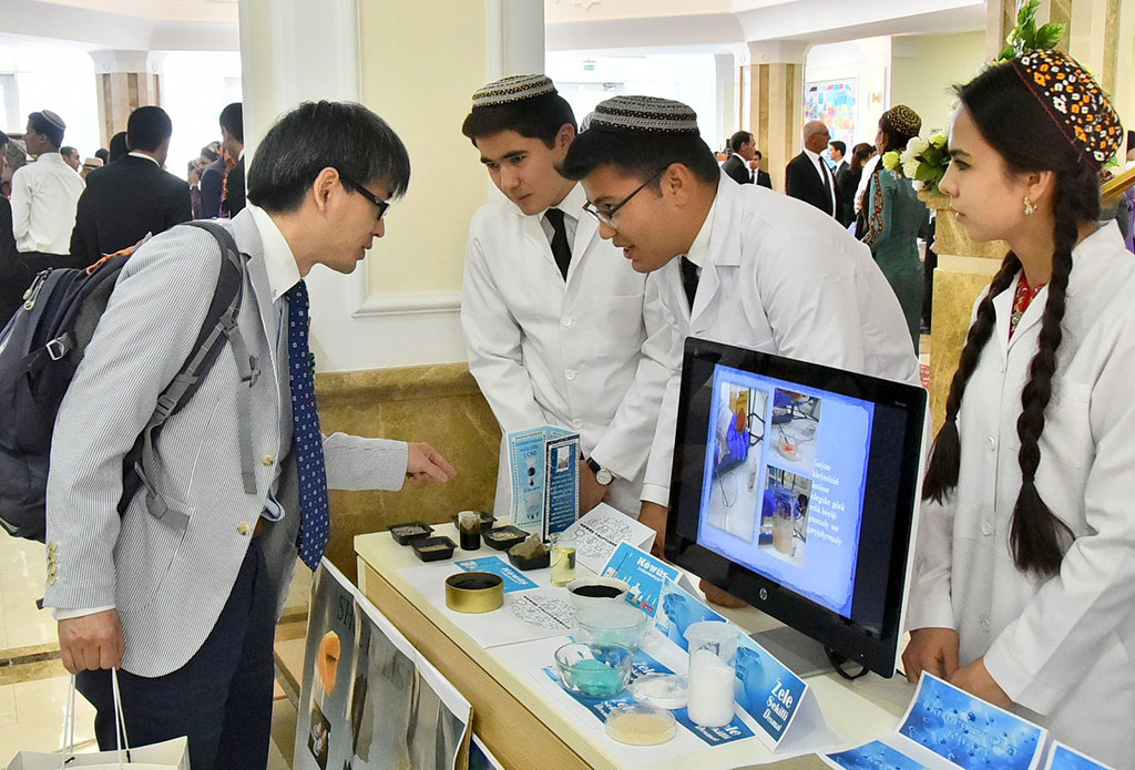 Innowasion tehnologiýalar — halkara ylmy maslahatyň wekilleriniň üns merkezinde