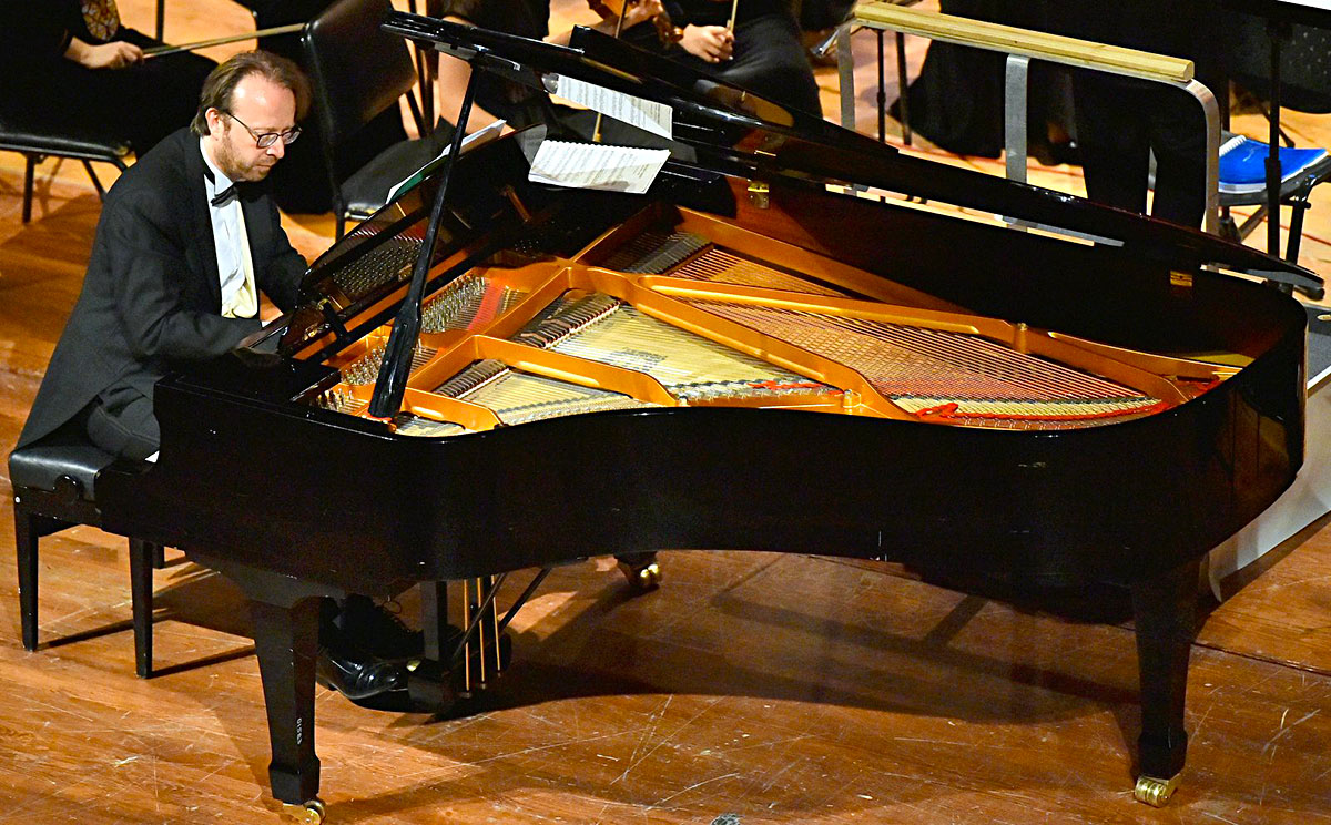 Italiýaly pianinoçy Roberto Prosseda Aşgabatda konsert berdi
