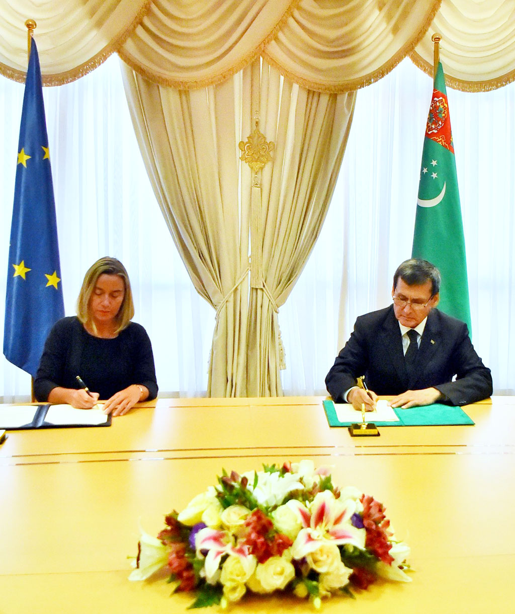 The Foreign Ministry of Turkmenistan holds the meeting with the Head of the EU Diplomacy Federica Mogherini 