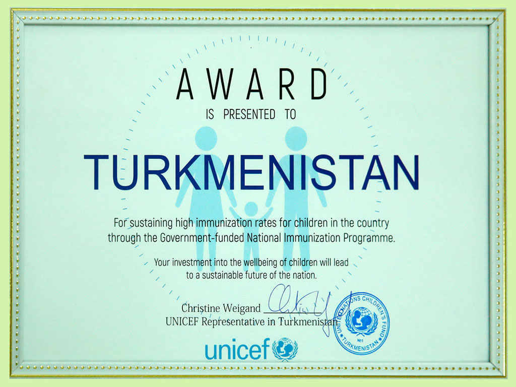 High results in children immunization in Turkmenistan are awarded with the UNICEF Certificate