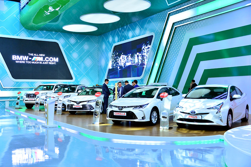 The President of Turkmenistan and high-rank guests visit innovations and motor exhibitions