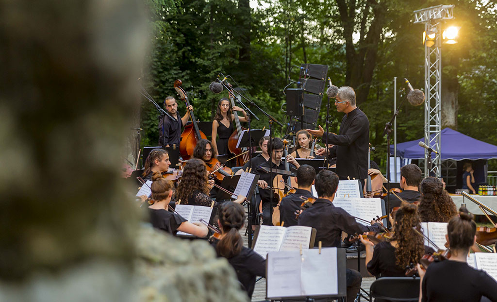 Chamber Orchestra under Rasul Klychev Gives Concerts in Germany