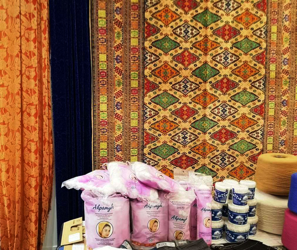 Exhibition of Turkmen export goods is opened in Singapore 