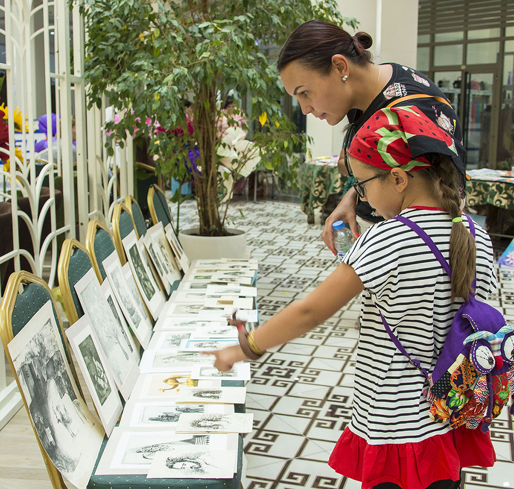 Art-bazarda ylham bilen üýtgeşik täzelikler  utgaşýar