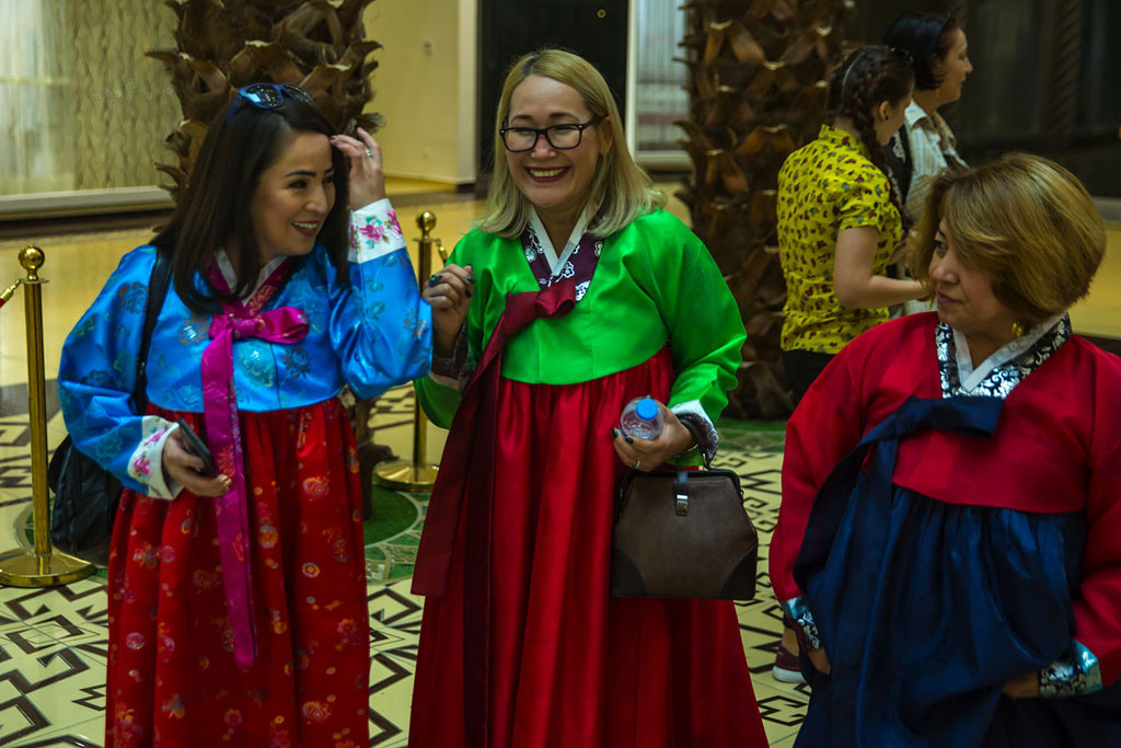 Ашхабадцы примерили корейский традиционный костюм – ханбок 