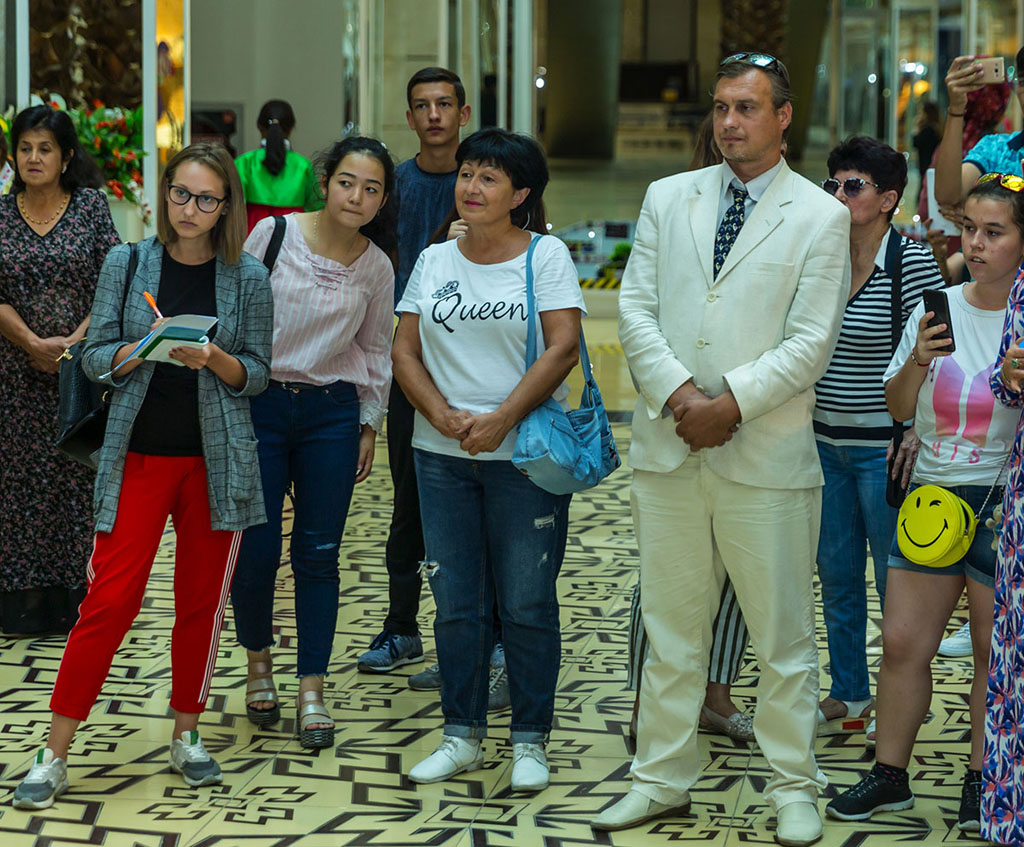 Ашхабадцы примерили корейский традиционный костюм – ханбок 