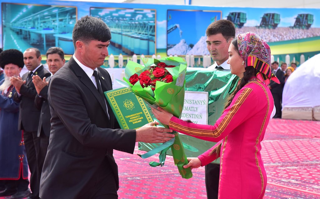 Cotton-picking campaign starts in Ahal, Balkan, Lebap and Mary Velayats