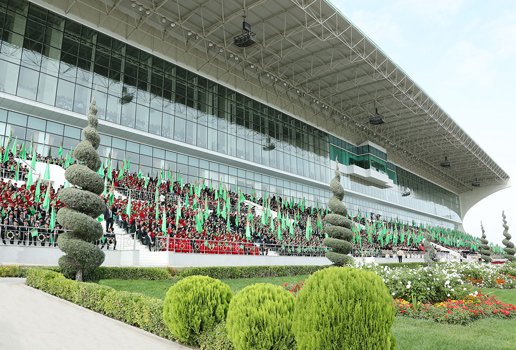 The Prize of the President of Turkmenistan is contested at the celebration races 