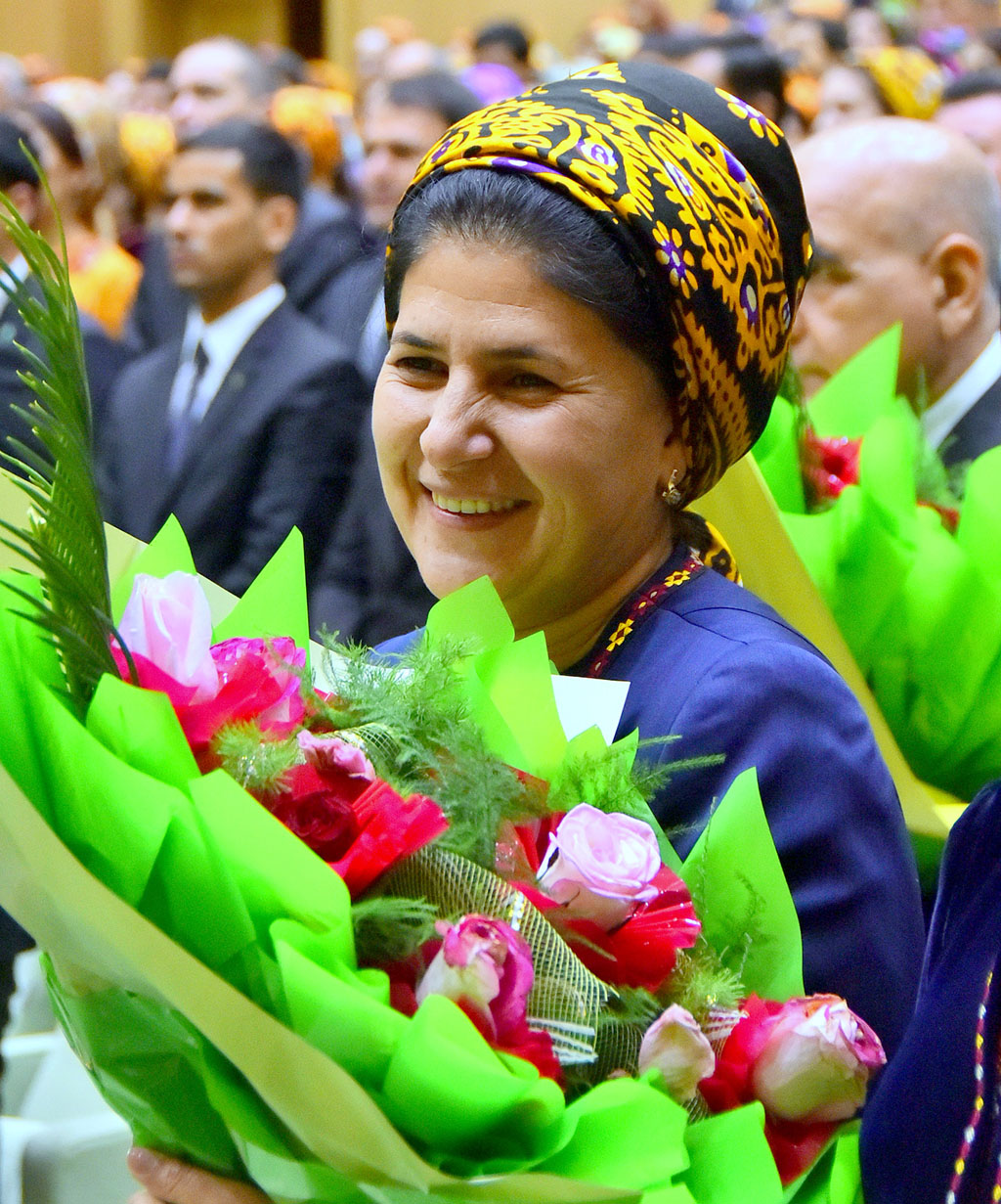 Состоялась церемония чествования лучших работников различных сфер