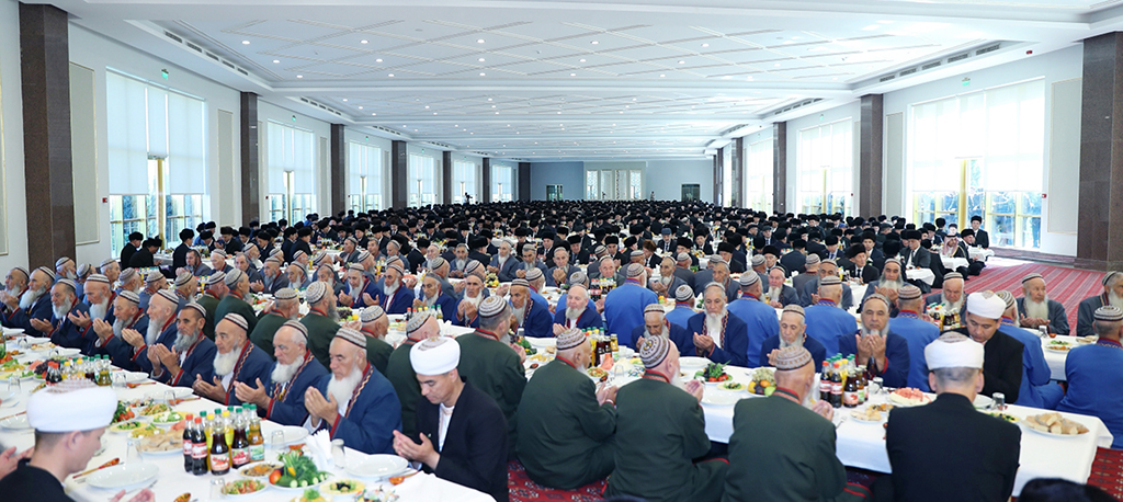 Hormatly Prezidentimiz Gurbanguly Berdimuhamedow Hatyra güni mynasybetli çärelere gatnaşdy