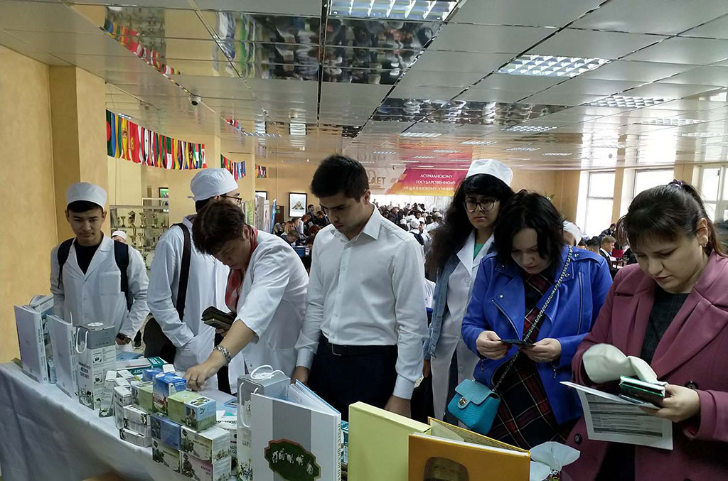 Туркменская делегация участвует в медицинской конференции прикаспийских государств 