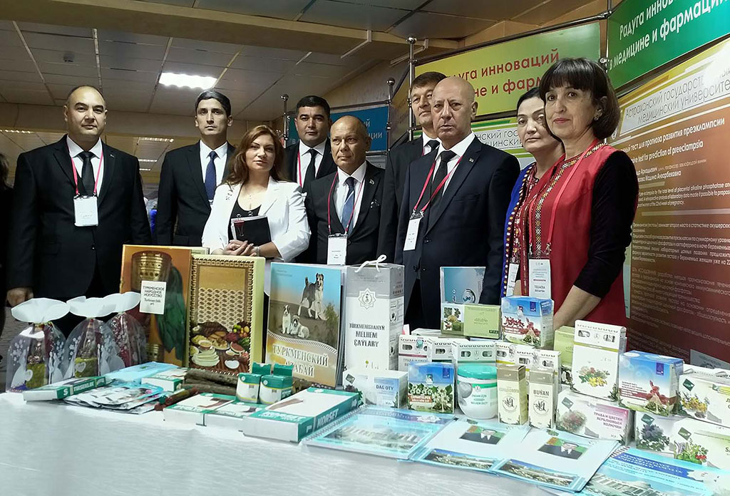 Turkmen delegation participates in medical conference of Caspian countries