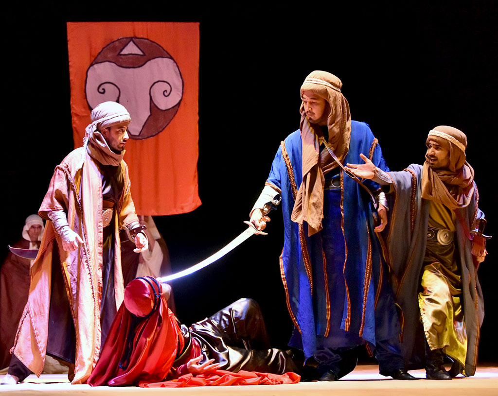 Mollanepes adyndaky Talyplar teatry «Leýli-Mejnun» dessanyny özboluşly sahnalaşdyrdy