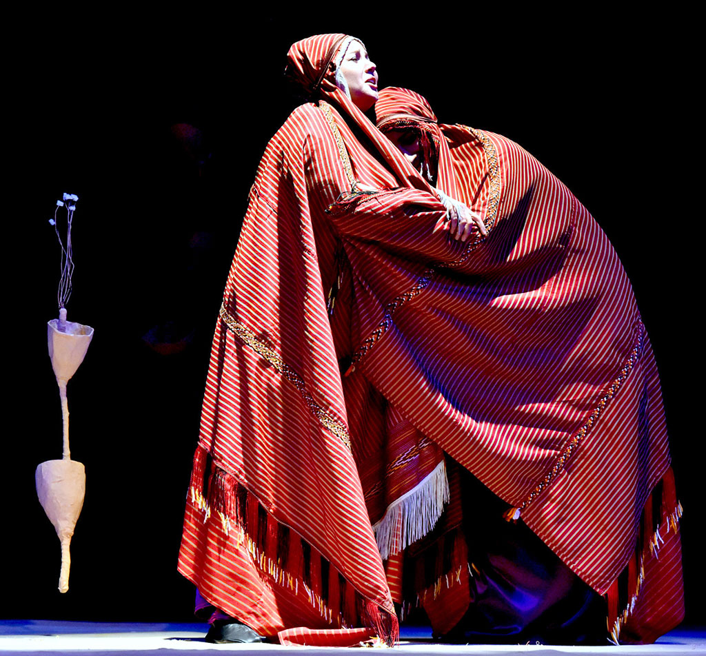 Mollanepes adyndaky Talyplar teatry «Leýli-Mejnun» dessanyny özboluşly sahnalaşdyrdy