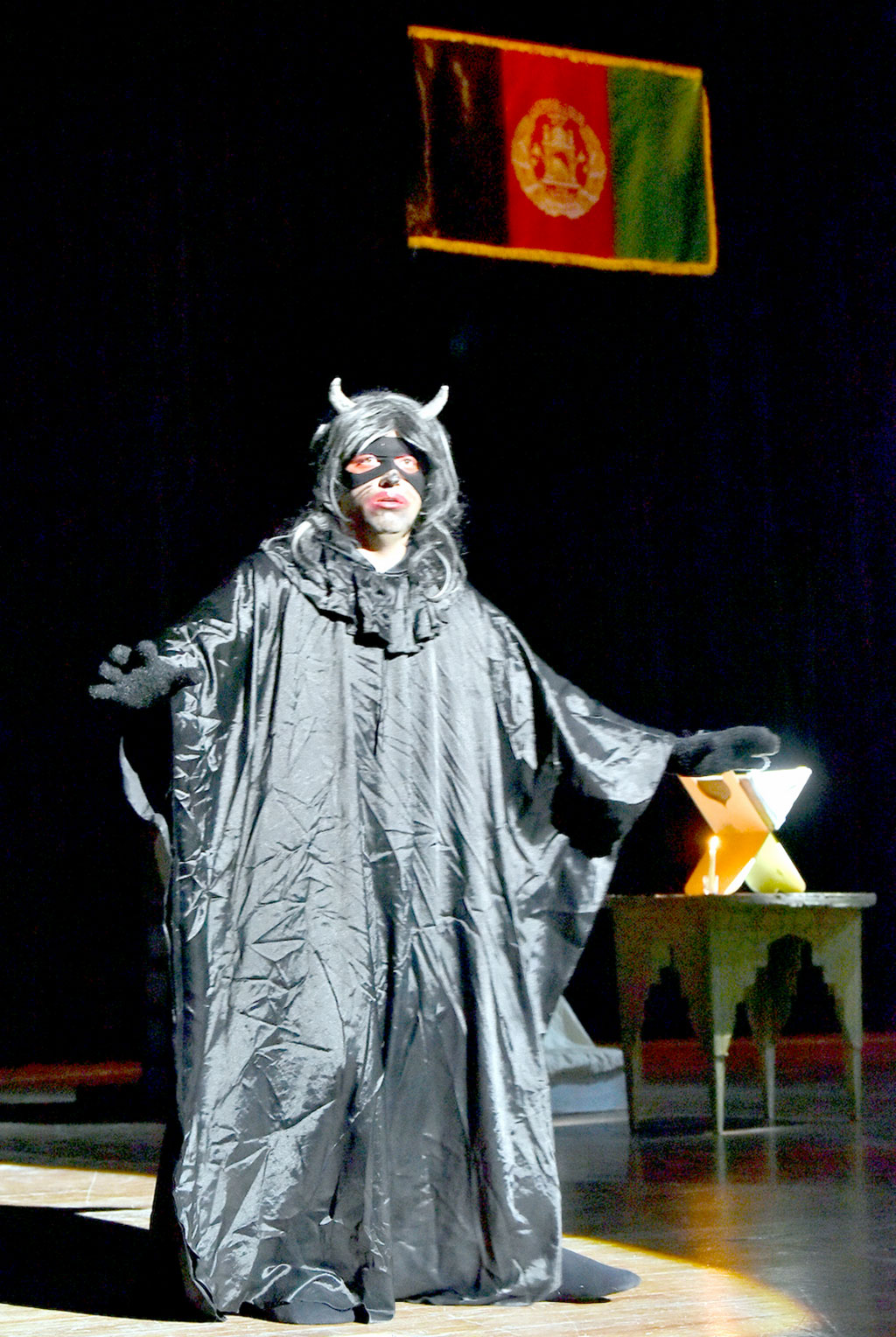 Geratyň Teatrynyň «Ümsümligiň syry»  sahnada