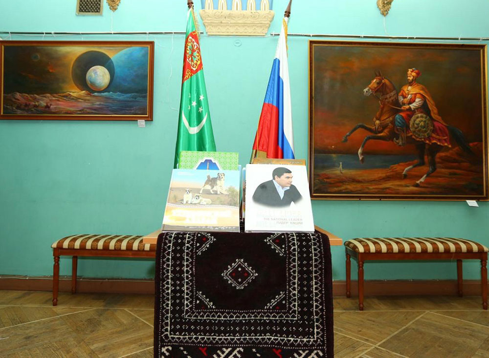 The exposition of Turkmen painters’ works in St. Petersburg