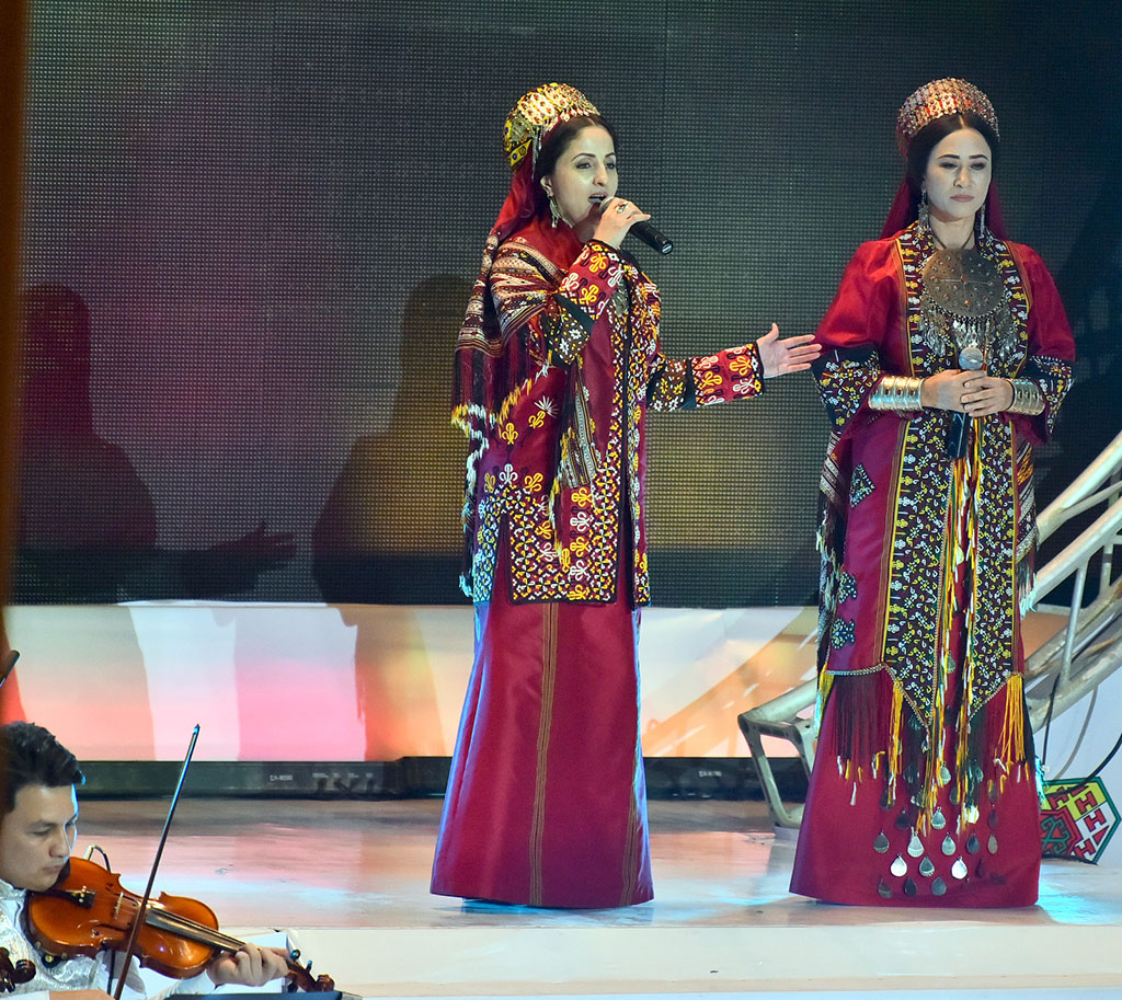 Melodies, dances and songs of various peoples are performed at the festive concert 