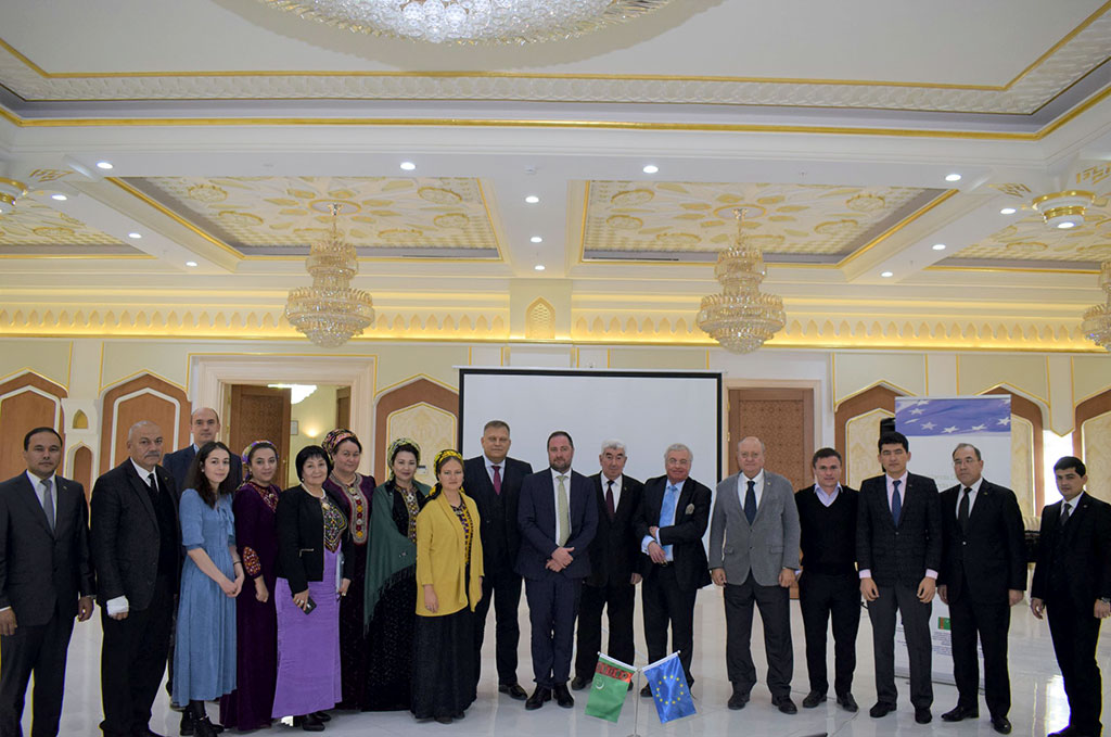 Международные эксперты представили современные подходы к системе госуправления 