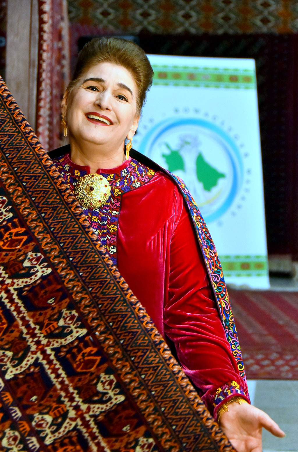 Turkmen capital host conference dedicated to carpet art