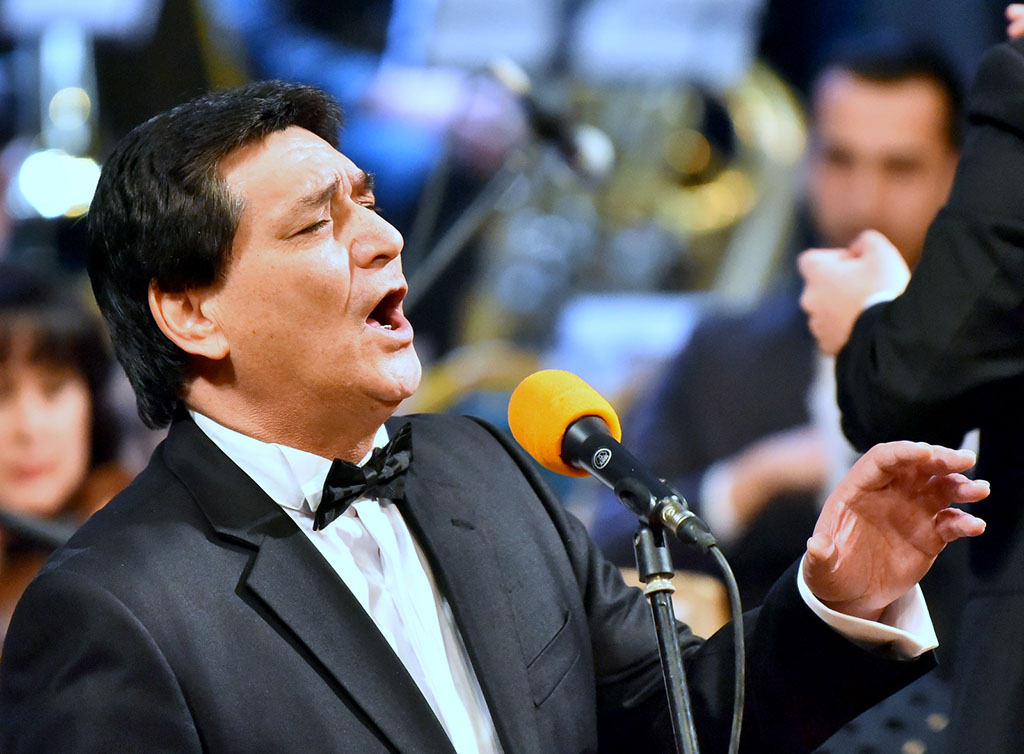 Оркестр под управлением Расула Клычева подарил новогоднее настроение 