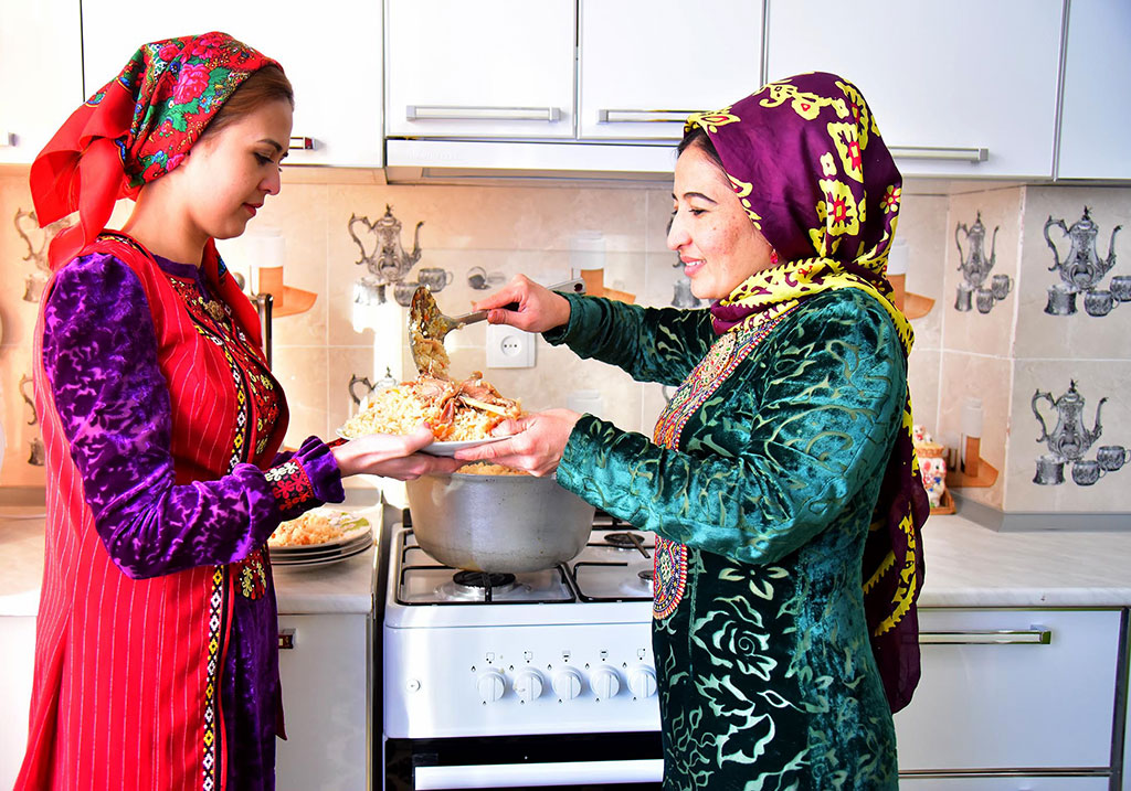 Праздничное новоселье справили семьи работников управления полиции Лебапского велаята 