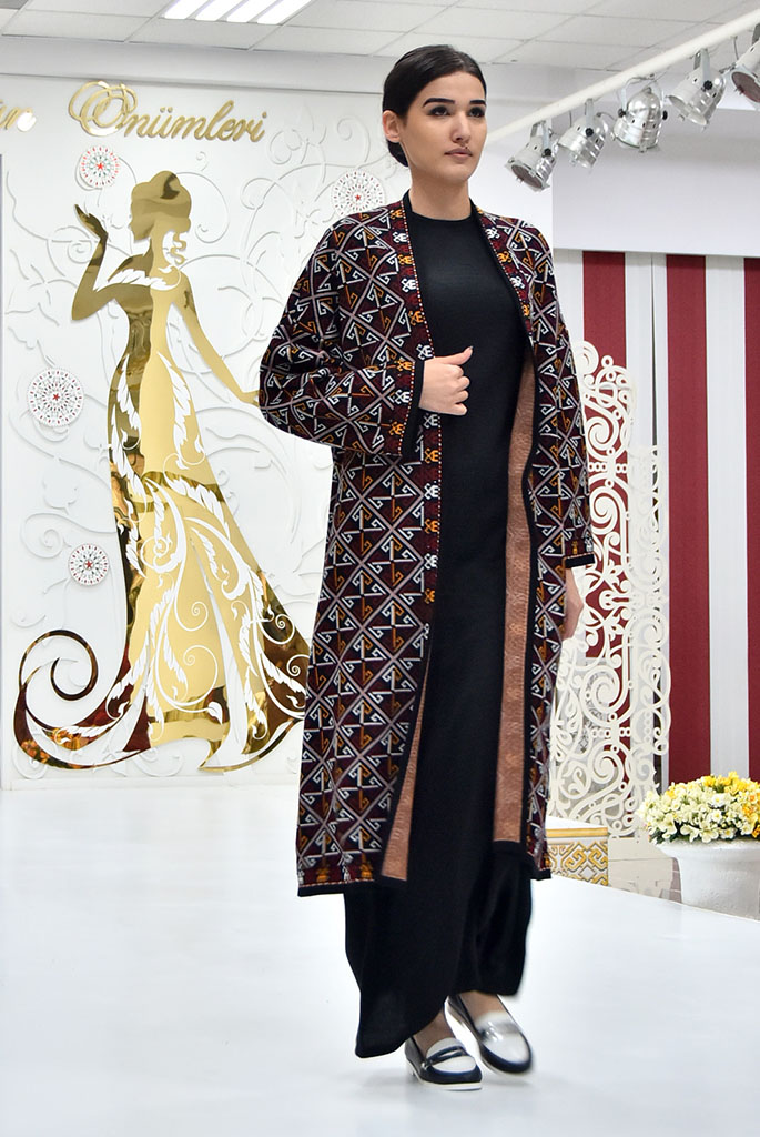 Столичные текстильщики приступили к выпуску весенней коллекции одежды 