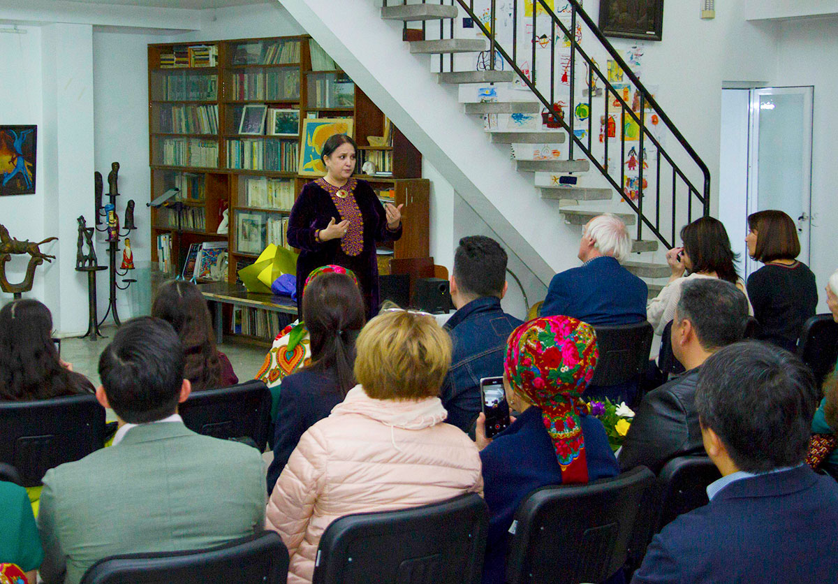 An Evening of Poetry Commemorating Kurbannazar Ezizov: Lines Full of Life and Love