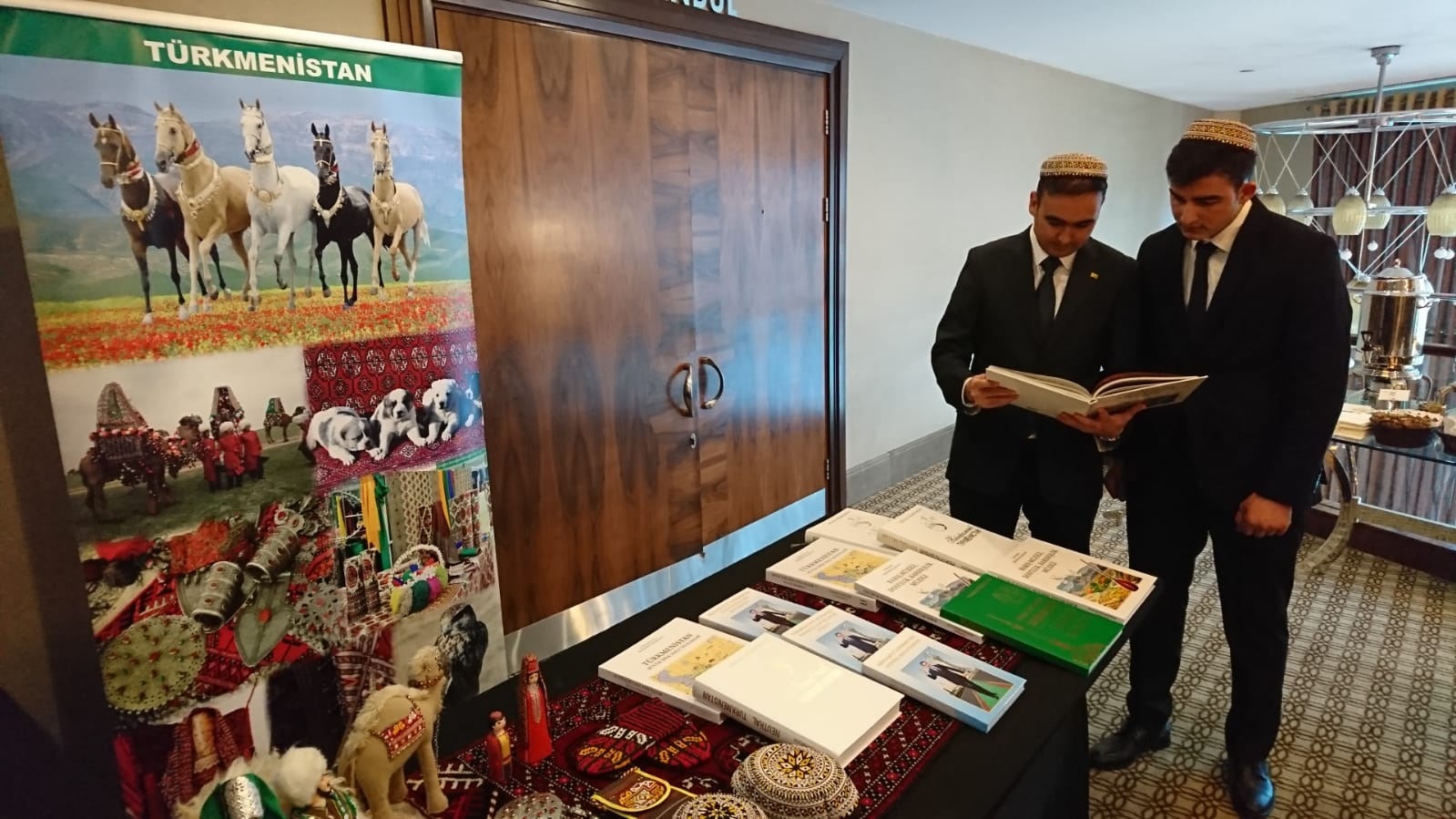 Türkmenistanyň diplomatik wekilhanasy Ankarada metbugat maslahatyny geçirdi