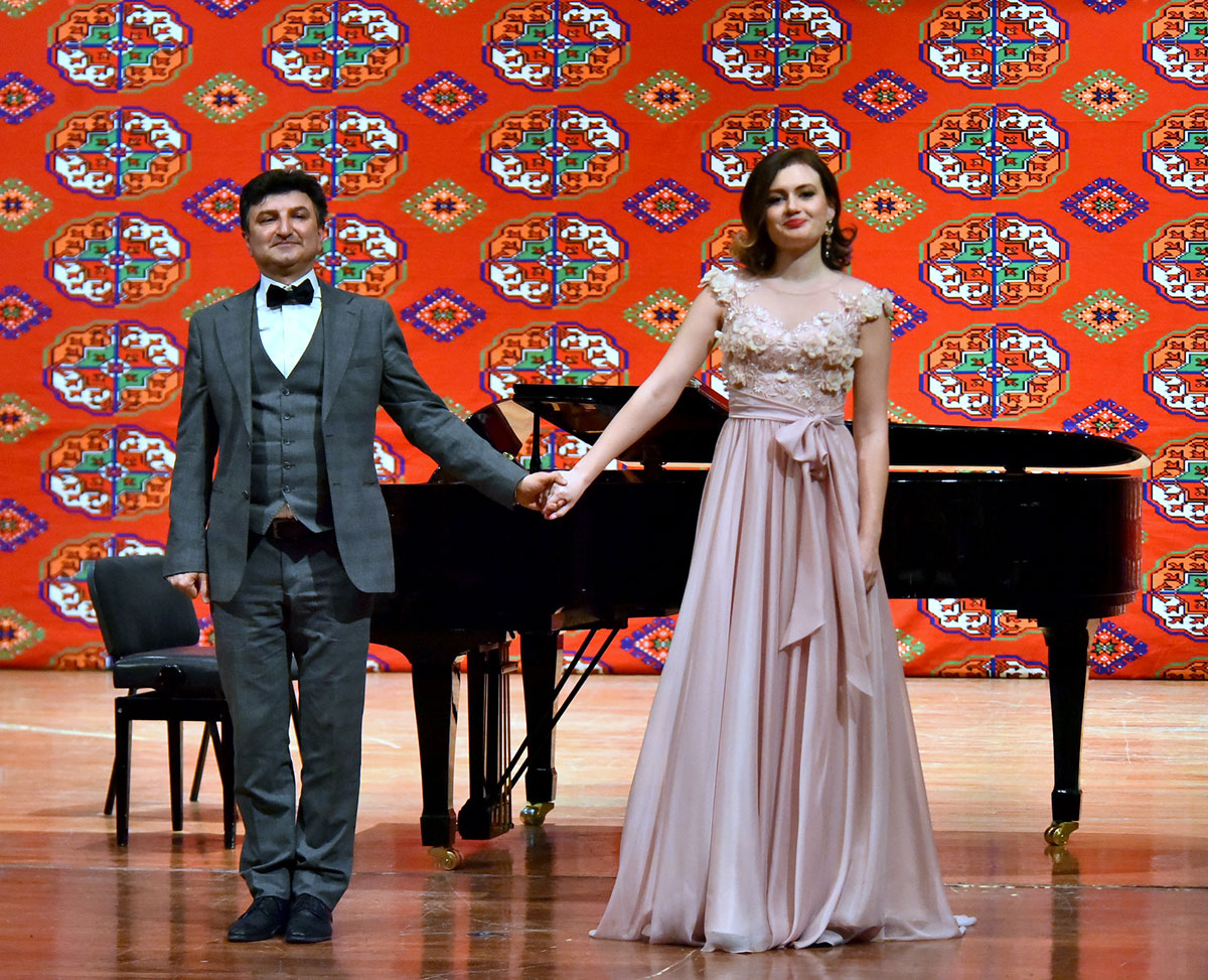 Carmen and the Charm of Russian Romance: Russian Opera Star Tsvetana Omelchuk Performs in Ashgabat