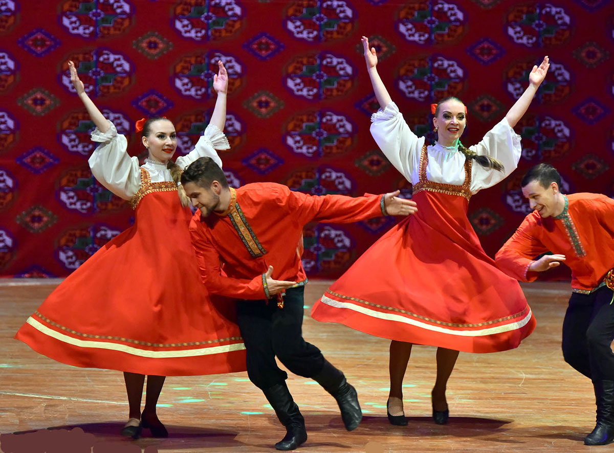 Stars of Mariinsky Theatre and Moroshka Song and Dance Theater Perform for Ashgabat Audience