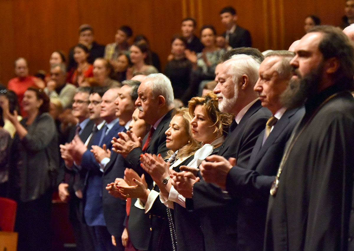 Stars of Mariinsky Theatre and Moroshka Song and Dance Theater Perform for Ashgabat Audience