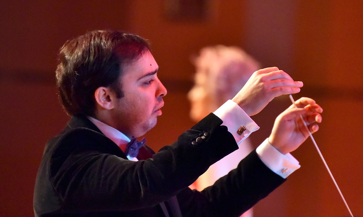 «Söýgi hakda...»: Resul Gylyjow we türkmen sahnasynyň ýyldyzlary täze konsert  berdiler 