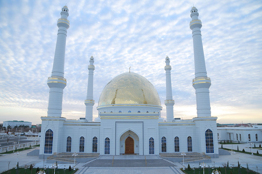 Opening ceremony of the central mosque of Lebap is held with participation of the President of Turkmenistan