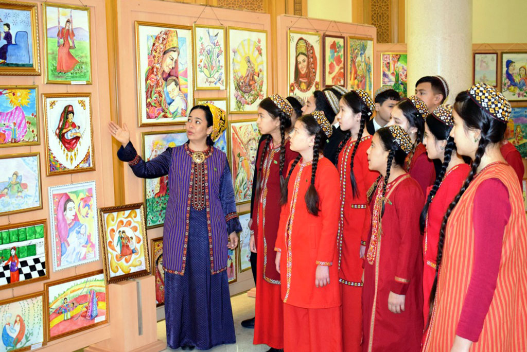 Art Exhibition Devoted to Women Opens in Dashoguz