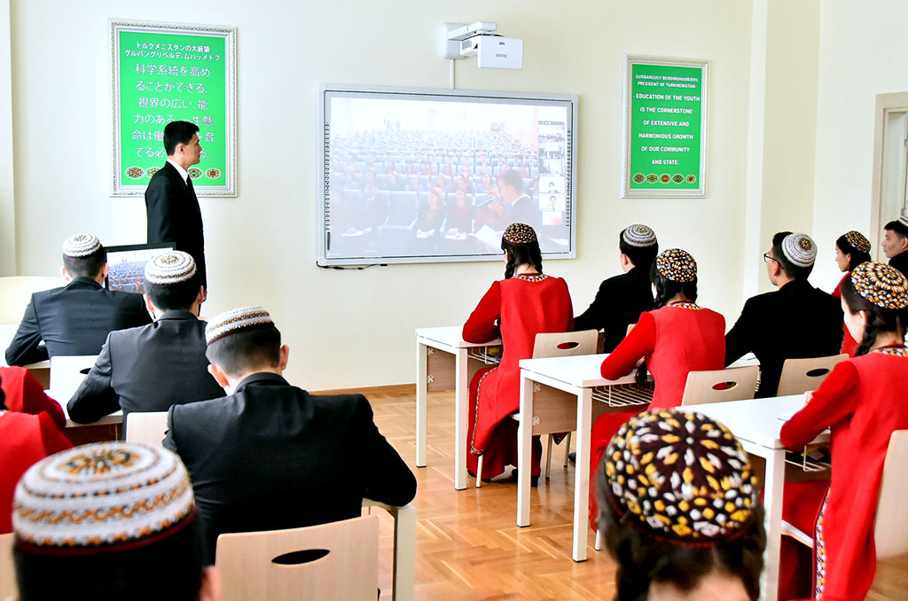Representatives of foreign HEIs give online lectures to Turkmen students