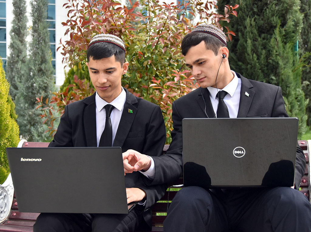 Representatives of foreign HEIs give online lectures to Turkmen students