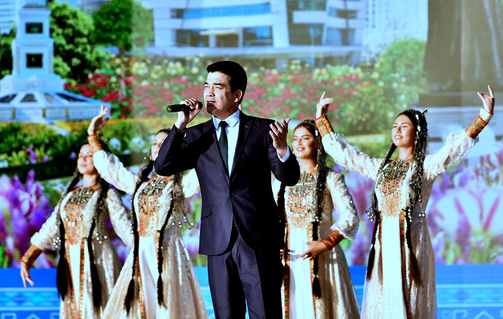 The Last Bell rings for 2020 graduates of Turkmen schools